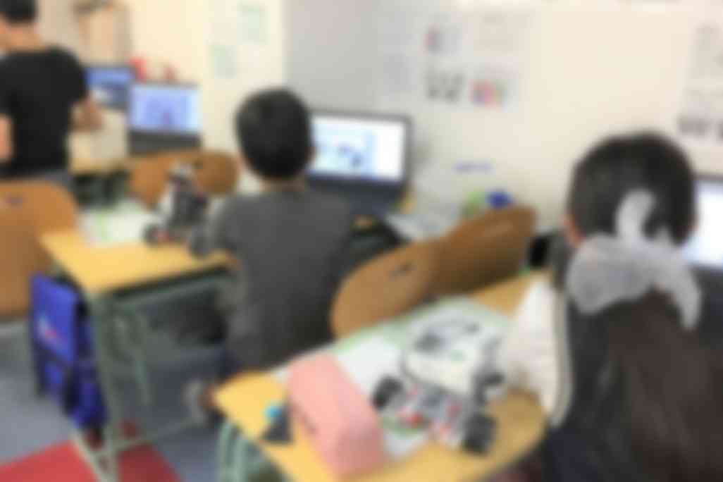 恵比寿校は元気よく和気あいあいとしながらも、お互いのロボットの良いところを取り入れたり切磋琢磨している生徒たちばかりです。