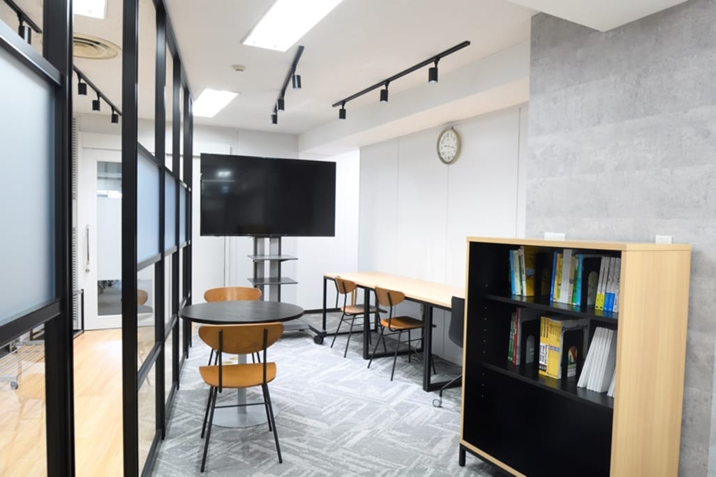 横浜フリースペース㈪