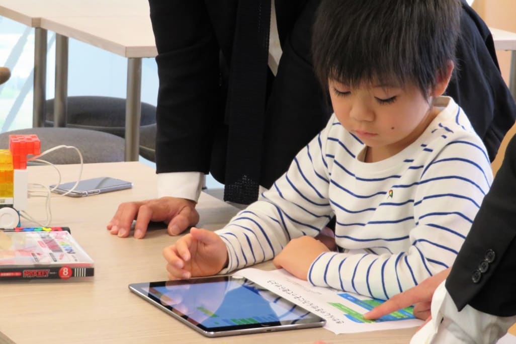 iPadを使ったプログラミングは幼稚園児でもかんたん