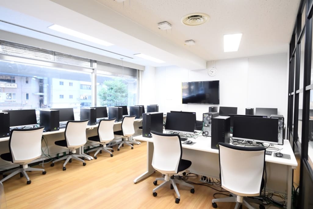 校舎によって異なります。