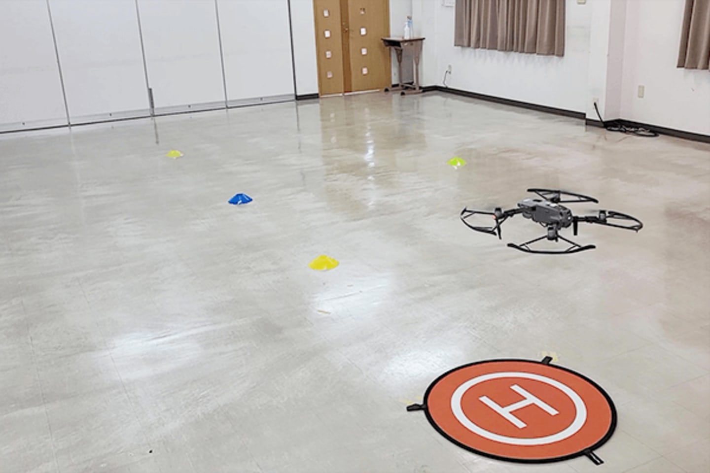 ドローン教習所 梅田学園校