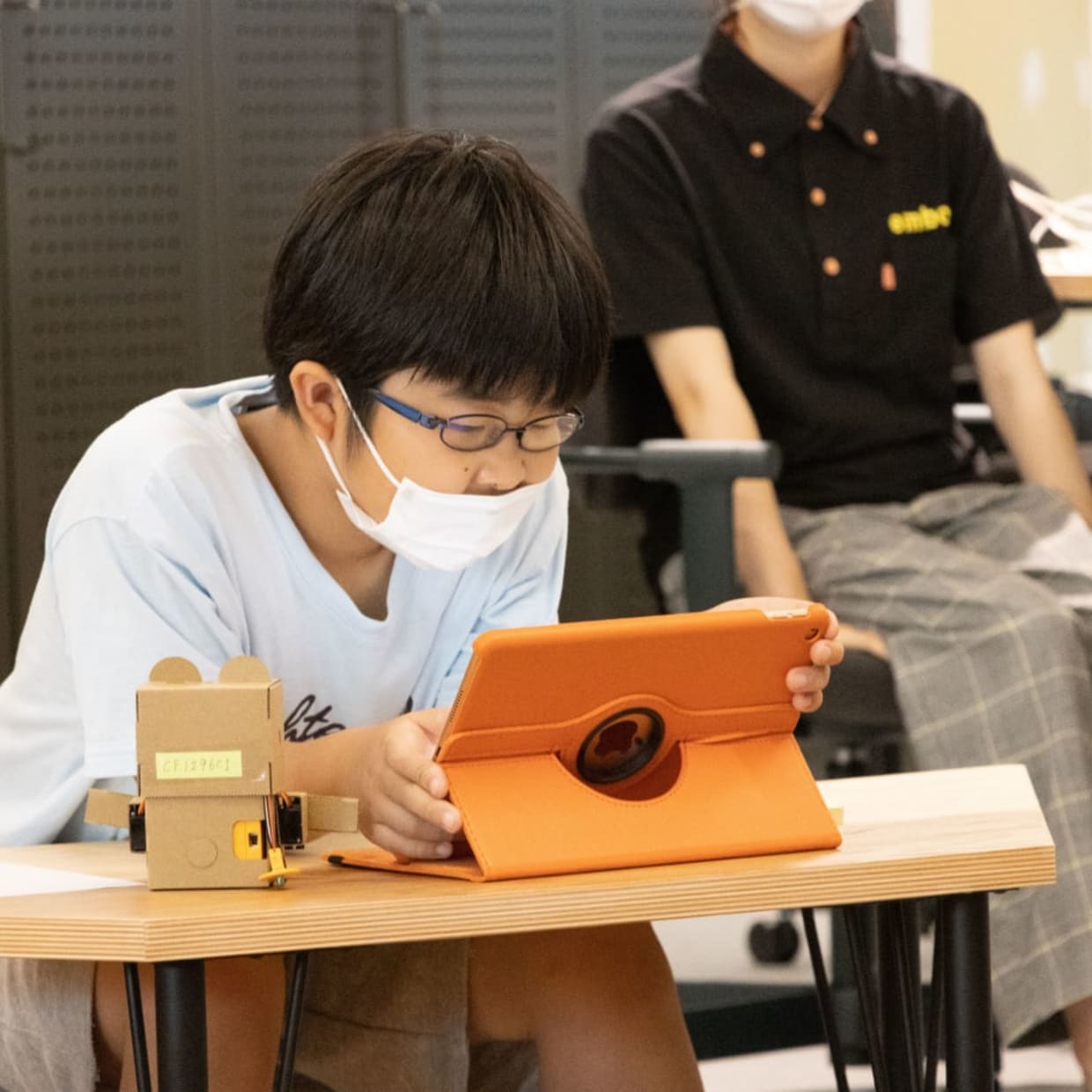 z-hX0D0hY4wDLad7HkzDbQ