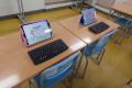 教室のタブレットを用いて、楽しみながら学習を進めていきます♪