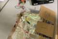 pythonクラスの電子工作の様子。もぐらたたきの段ボールver.たのしいですよ！