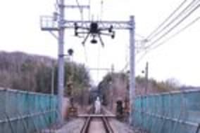 ～全国初！ 鉄道営業線内で「遠隔自動飛行」に成功～ 「鉄道の線路点検×スマートドローン」災害時初動対応等を見据えた技術実証実験 | KDDIスマートドローン株式会社