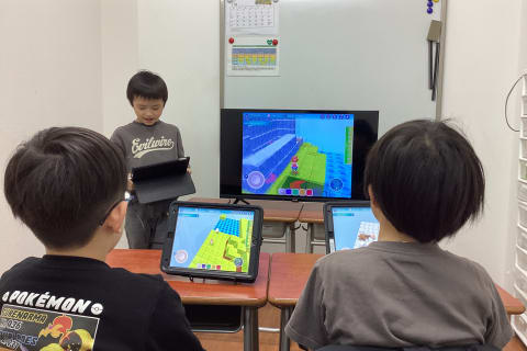 プログラミング発表週の様子です。みんなそれぞれ思い思いにクリエイトで自分の作ったものを自分の言葉で発表します。