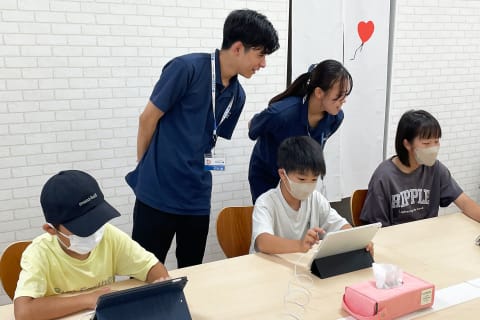 やる気にさせるコーチ陣が、子どもたちの可能性を引き出します。