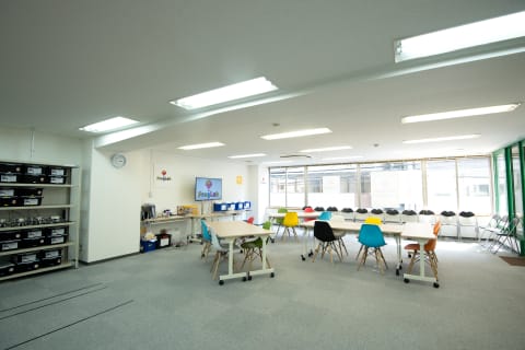 【プログラボ野田阪神】阪神本線 野田駅、JR東西線 海老江駅、地下鉄千日前線 野田阪神駅すぐですので、 便利に、安全に通っていただけます。 生徒のみなさんは、大阪市を中心に幅広く在籍しています。