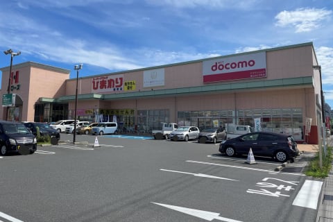 モール内にあり、駐車場も広く、車も停めやすいですよ。