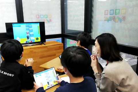 毎月一度は自作クリエイト作品の発表会をします