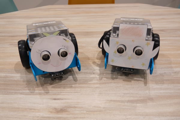 学習用ロボットをデコレーションしました！