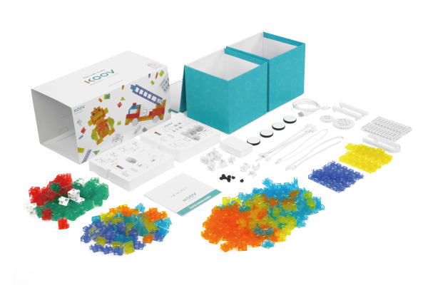 ロボットプログラミング教材として「KOOV®」を使用。