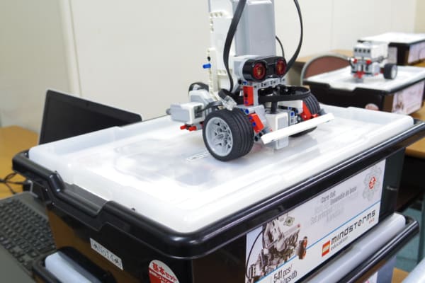 メイン教材「教育版レゴ®マインドストーム®EV3」