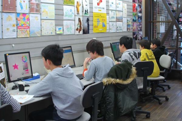 各自テキストを見ながら進めてます。