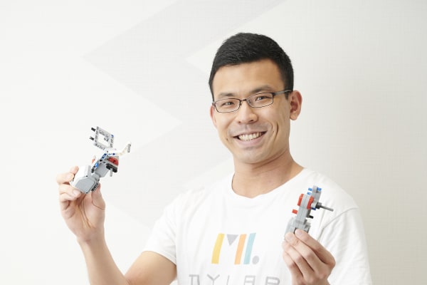 スクールマネージャの出射です。お会いできるのを楽しみにしています！