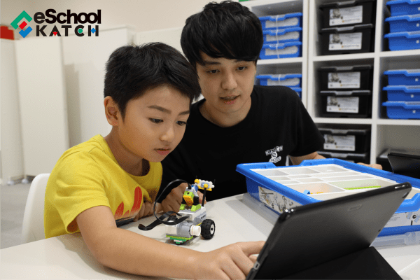 講師１人に対し4人までの少人数制授業です