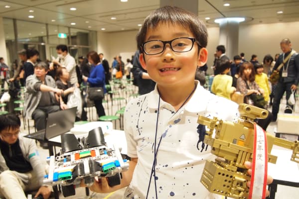 年に一度Crefusの各教室で行う「CrefusCup」全国大会の様子。普段では見られない、お子さまの成長や成果を実感できます。