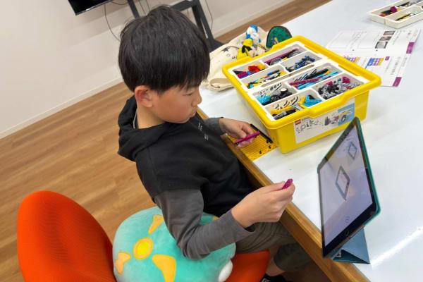レゴ® WeDo2.0を使った授業の様子