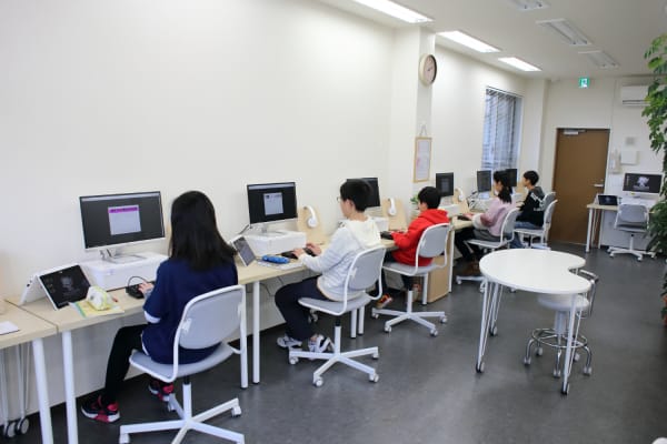 席は広めに確保しています。