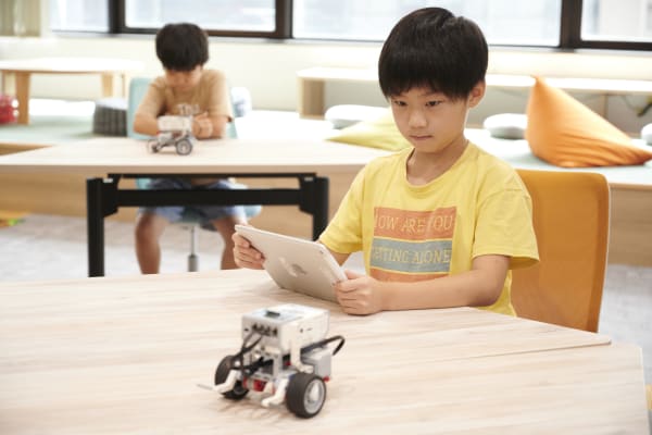 活動の内容に応じて、タブレットとPCを使い分けます！