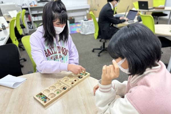 授業と授業の間にリフレッシュしてますね(^_-)-☆