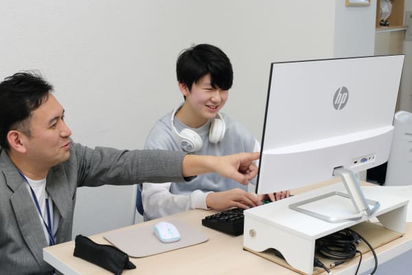 答えは教えませんが、ヒントは与えます。