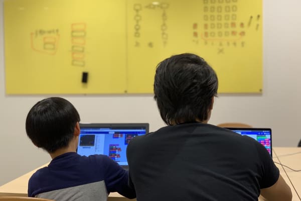 1対2の個別指導で対話型の授業を行います。