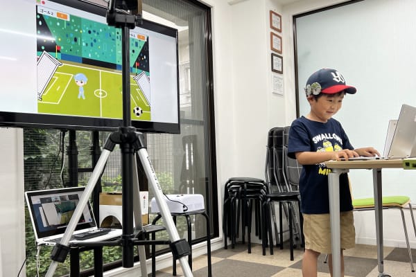 皆の前で堂々としたプレゼン！