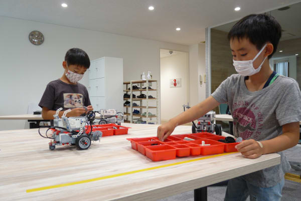 ロボット・プログラミングのレッスン風景