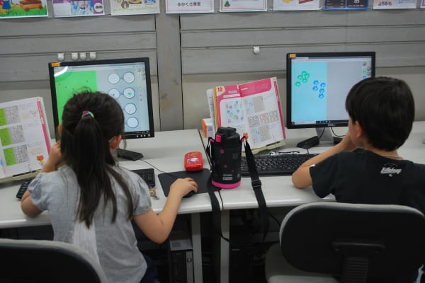 お絵描きでのプログラミング楽しいです。