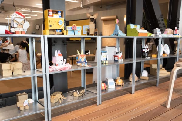 雑誌に登場したembotなど様々なembotが並びます