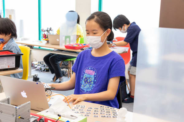 発展的に、画像解析などに取り組む生徒もいます（撮影：2020年8月）