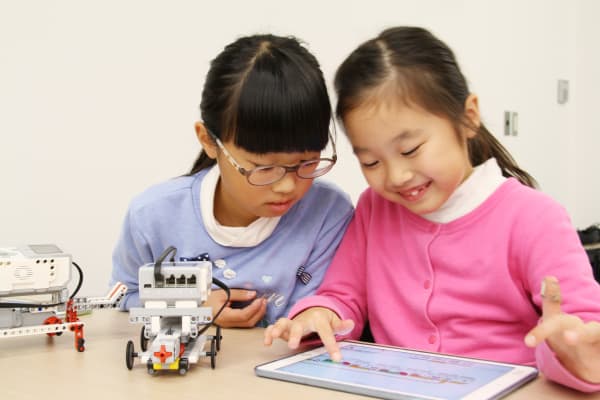 興味を持った物事に対して深く掘り下げる探求心を育みます