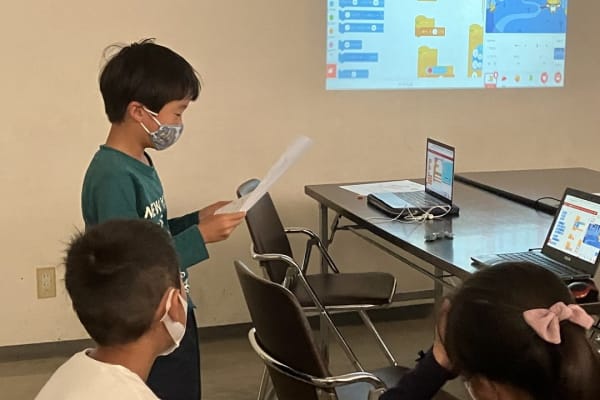 ちょっと緊張しながらも皆プレゼンが上手になってきました