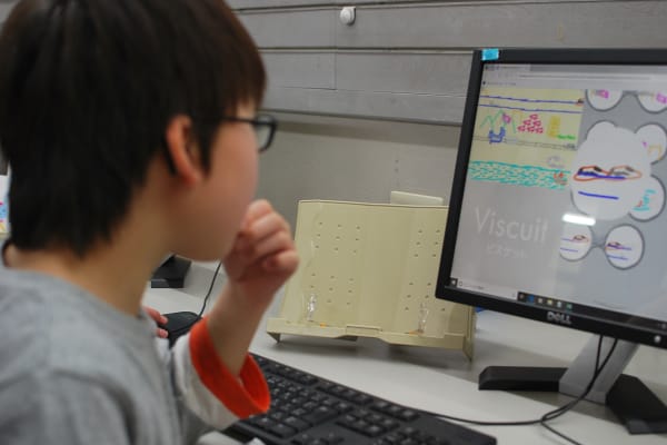 自分で絵を描くプログラミングがおもしろいです。