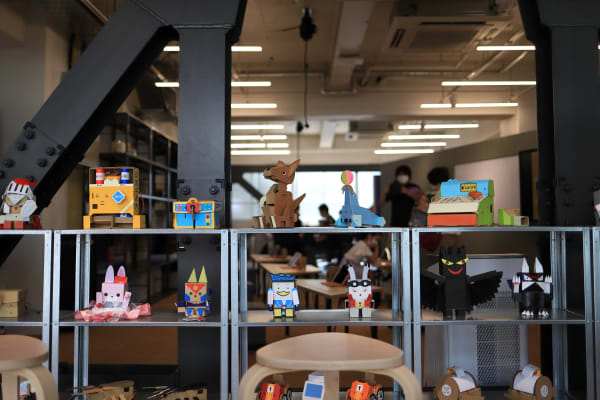 入り口を入ると様々なカスタムembotがお出迎え！