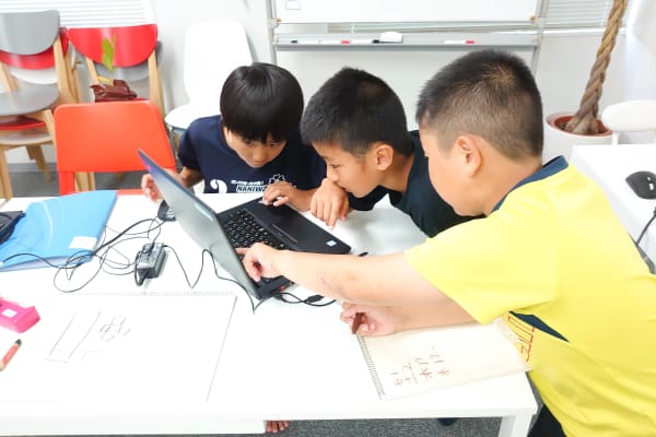 キッズプログラミングスクール8x9(ハック)　授業の様子3