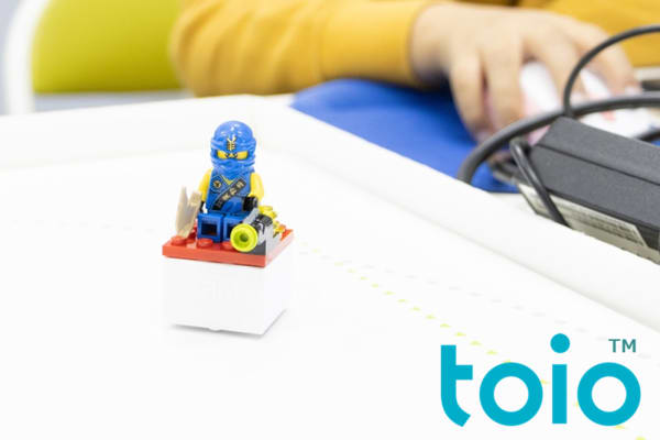 レゴ® とtoio™(トイオ)で楽しいプログラミング