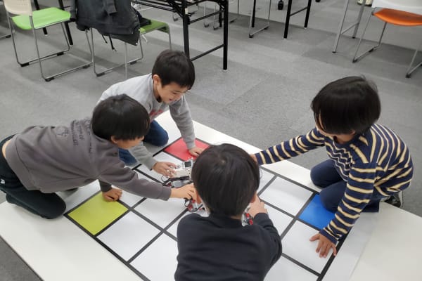 パソコンとロボットの良さをまんべんなく※教室によってはScratchのみの場合があります