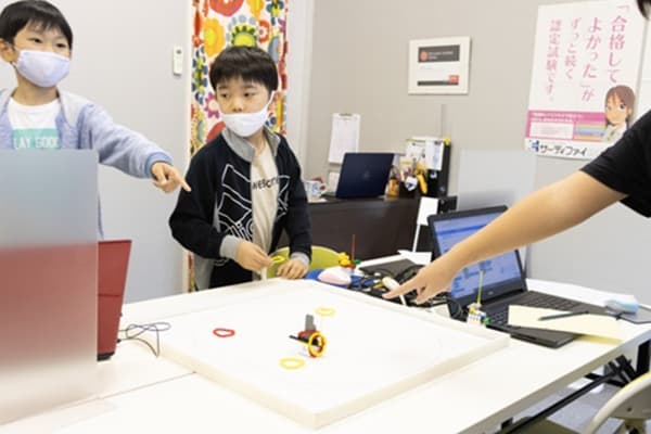 toio™(トイオ)プログラミングで輪投げゲーム開催