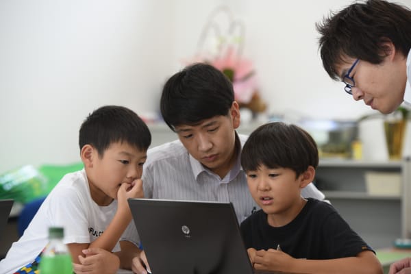 友達も一緒に対戦ゲームづくり!