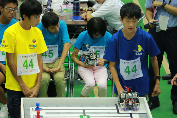 WRO2019日本決勝エキスパート中学生の部「ロボットTKT」（撮影：2019年8月）