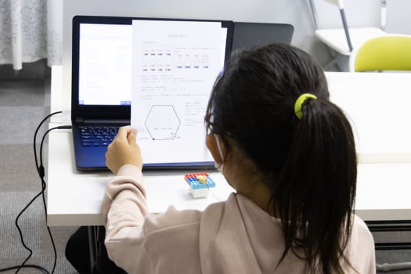 toio™(トイオ)で多角形を描くプログラミング