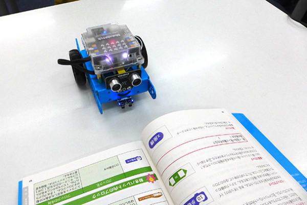 親しみやすくわかりやすいロボット教材