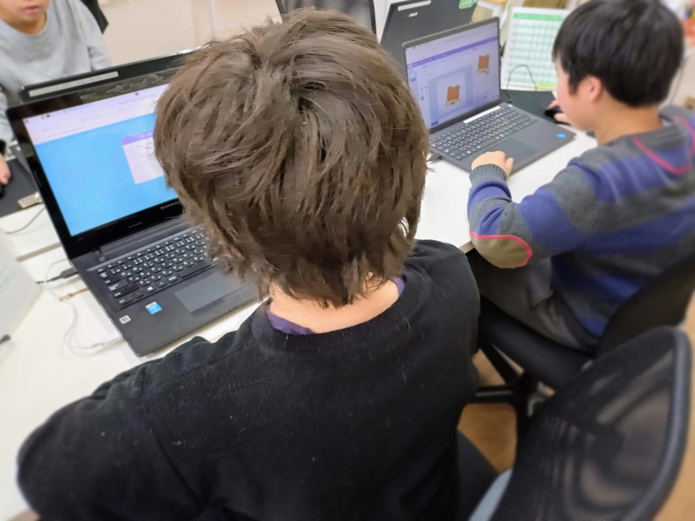 キッズプログラミング教室 ぐらみんで提供している「プログラミングスタートクラス」の様子