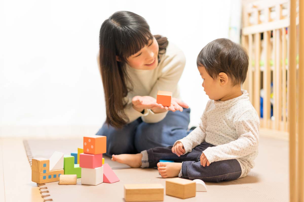 生後7カ月の赤ちゃんが喜ぶ 遊び アイデア5選 心 五感を育む知育のやり方 コエテコ