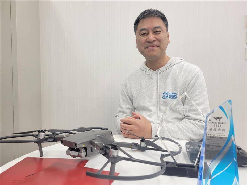 和歌山のエス・ティー・ワールド ドローンスクールの講師にインタビュー写真