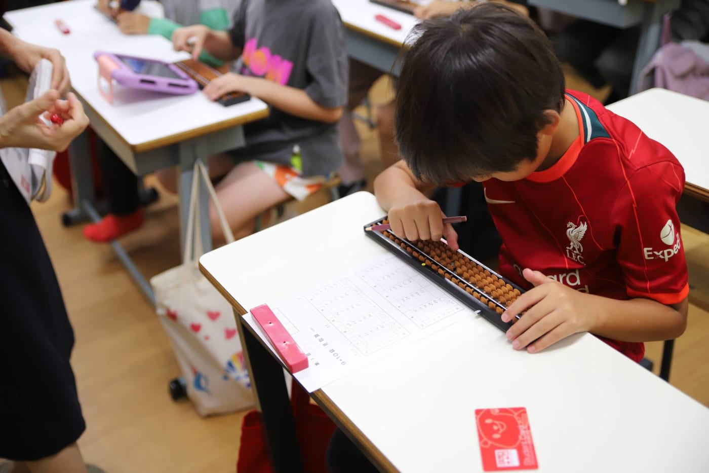 石戸珠算学園・いしど式そろばん教室の授業の写真