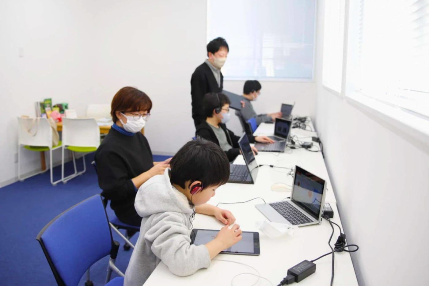 山形県山形市で人気の少人数制・個別指導のプログラミング教室「ピタゴラミン山形校」の教室の様子
