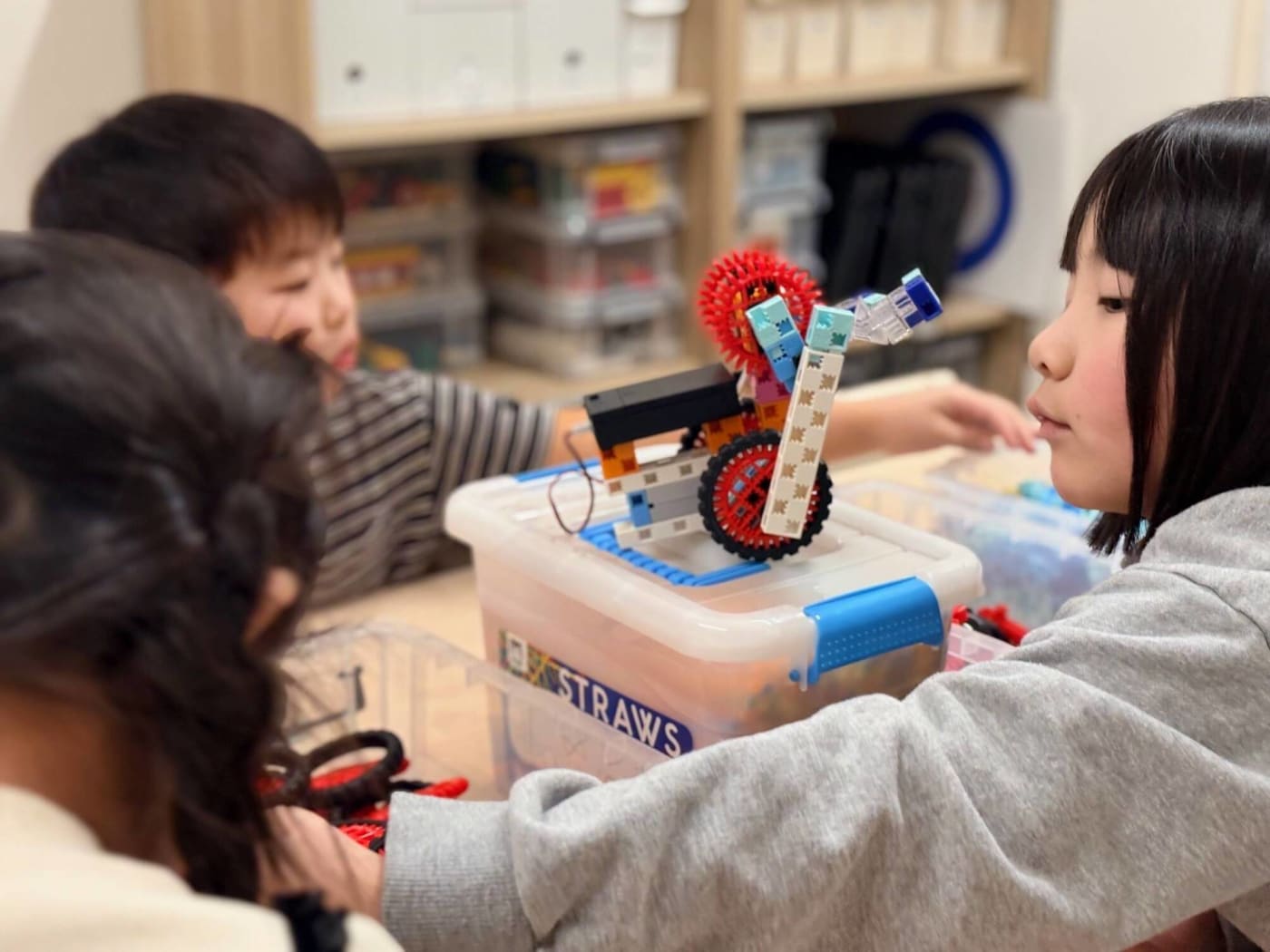 TELACO(テラコ)川名校のプログラミング教室の様子